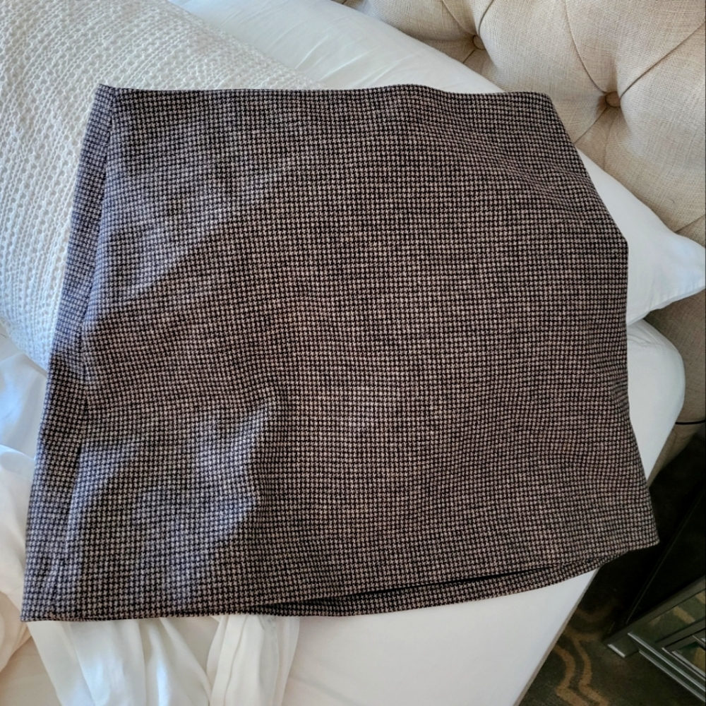 Theory Houndstooth Mini Skirt in Black and White